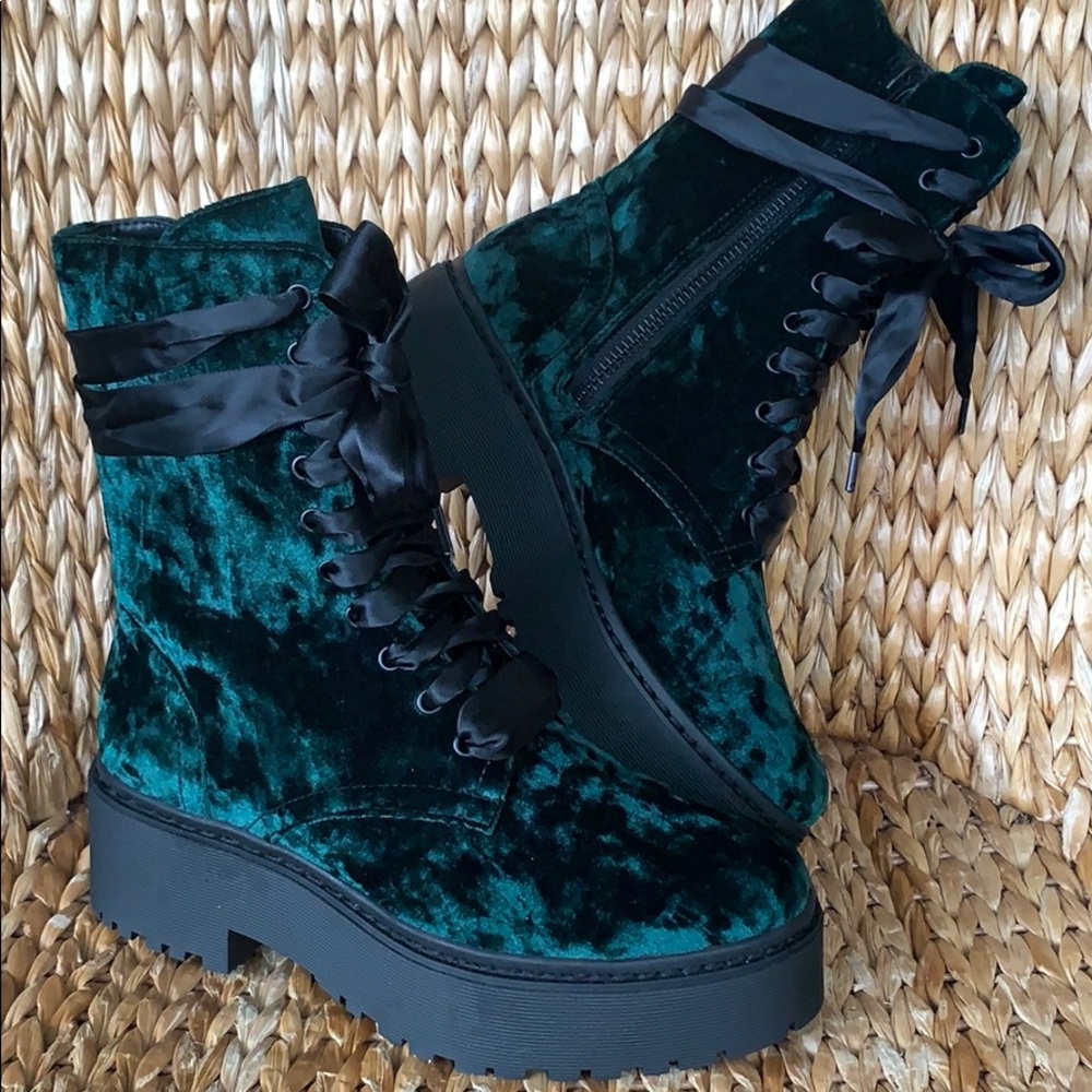 NIB 🕷Widow Emerald Green Velvet Combat Boots - Picture 7 of 8